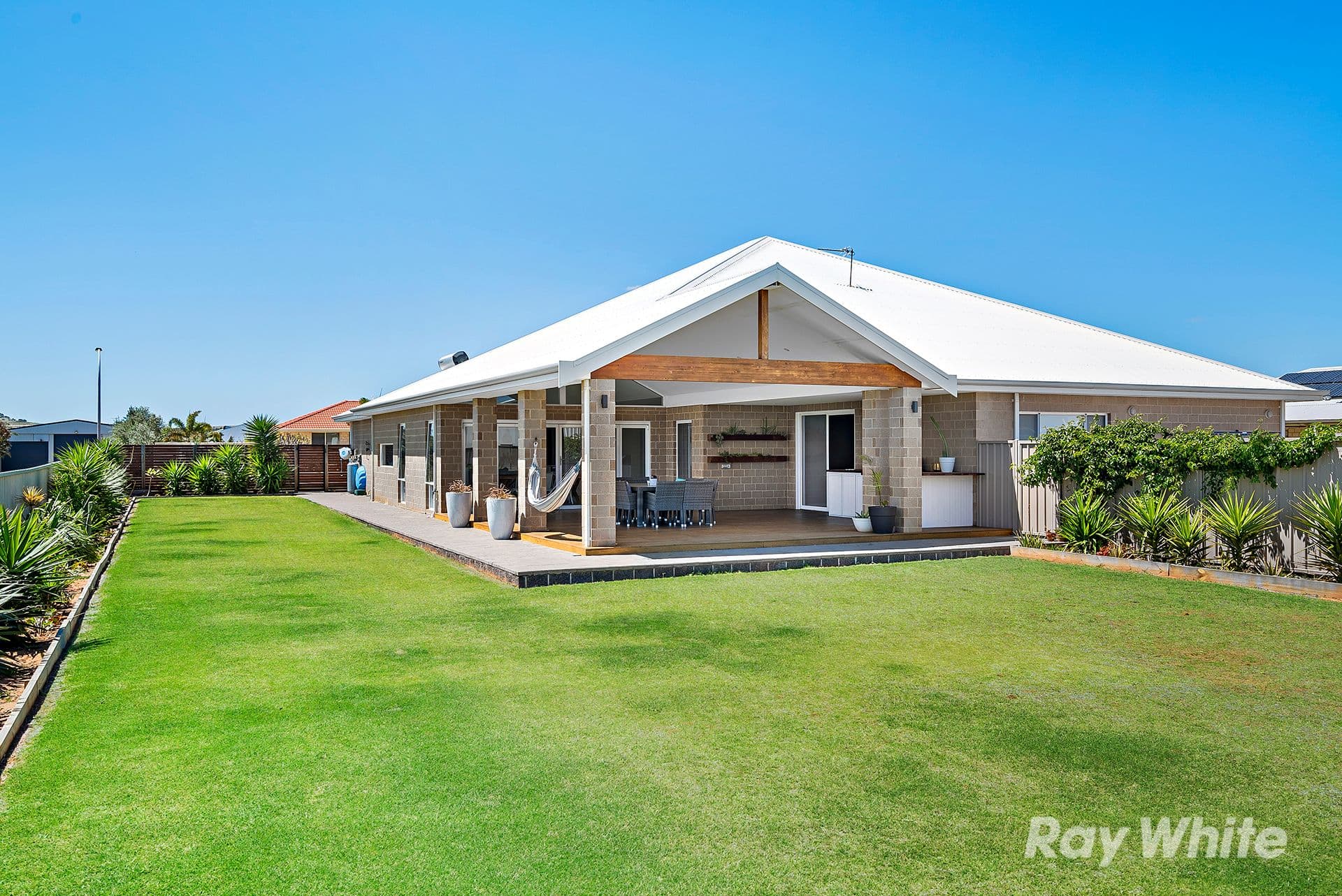 54 Honeysuckle Boulevard, Woorree WA 6530, Woorree - Thumbnail 2