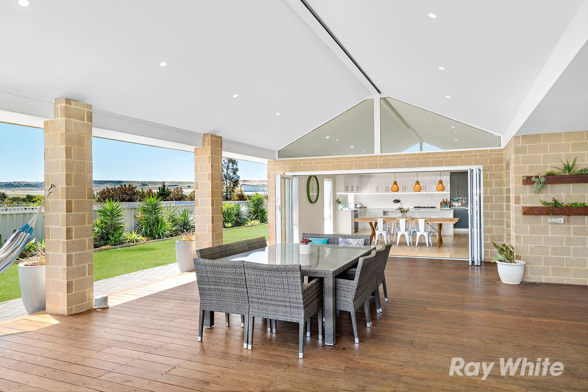 54 Honeysuckle Boulevard, Woorree WA 6530, Woorree - Thumbnail 4