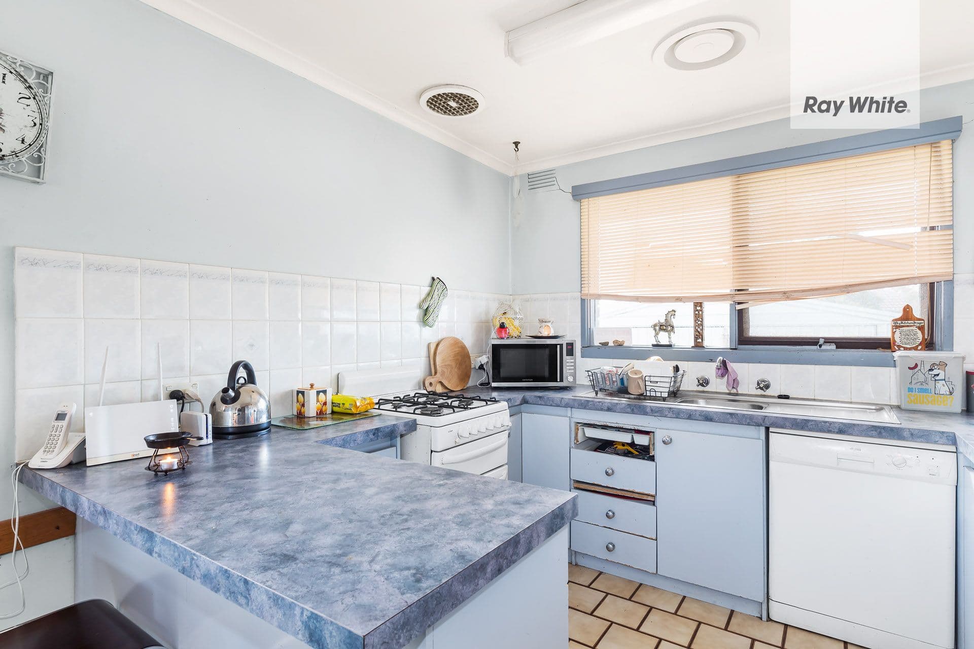 17 Deakin Street, Sunbury VIC 3429, Sunbury - Thumbnail 2