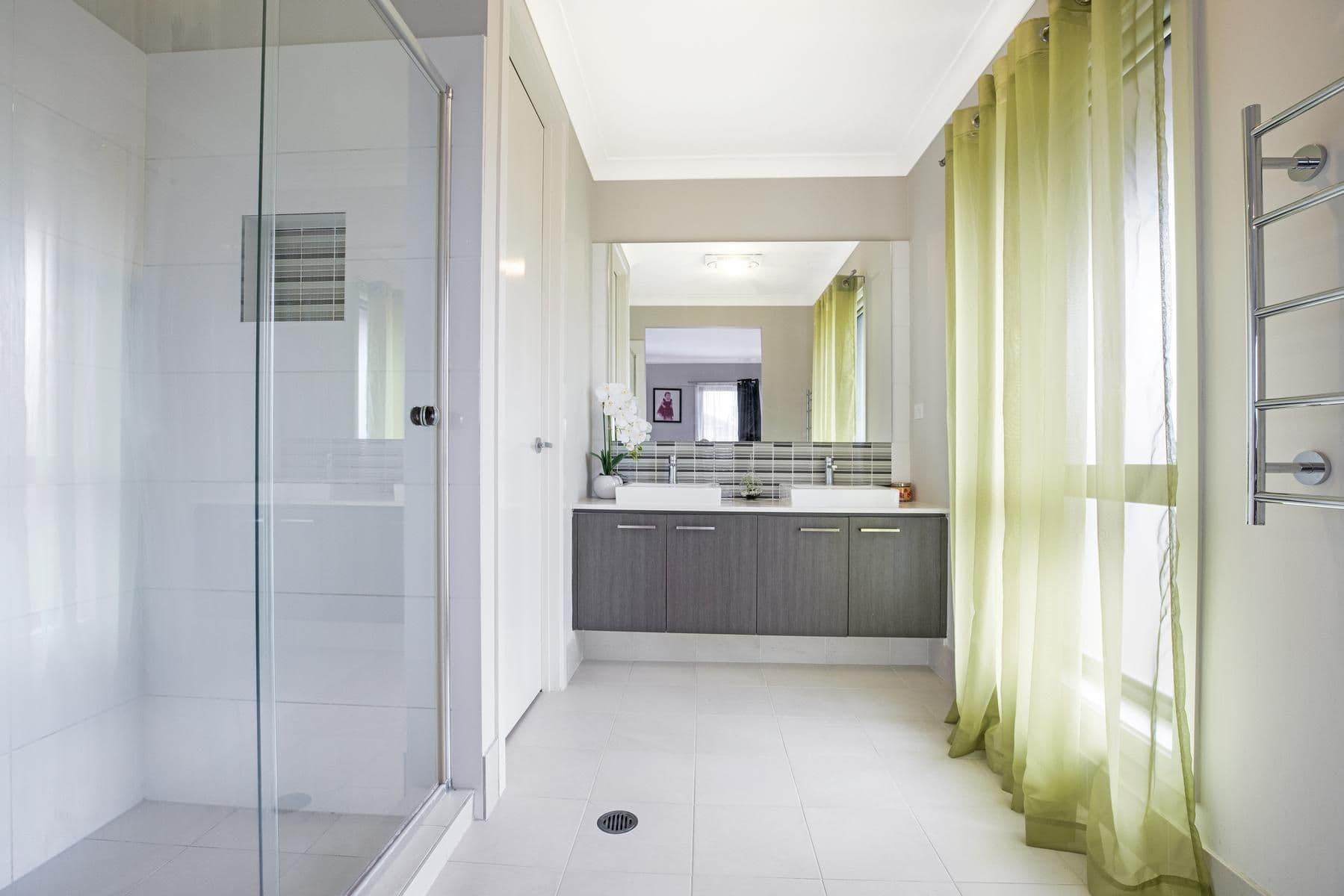 5 Illoura Way, Jordan Springs - Thumbnail 3