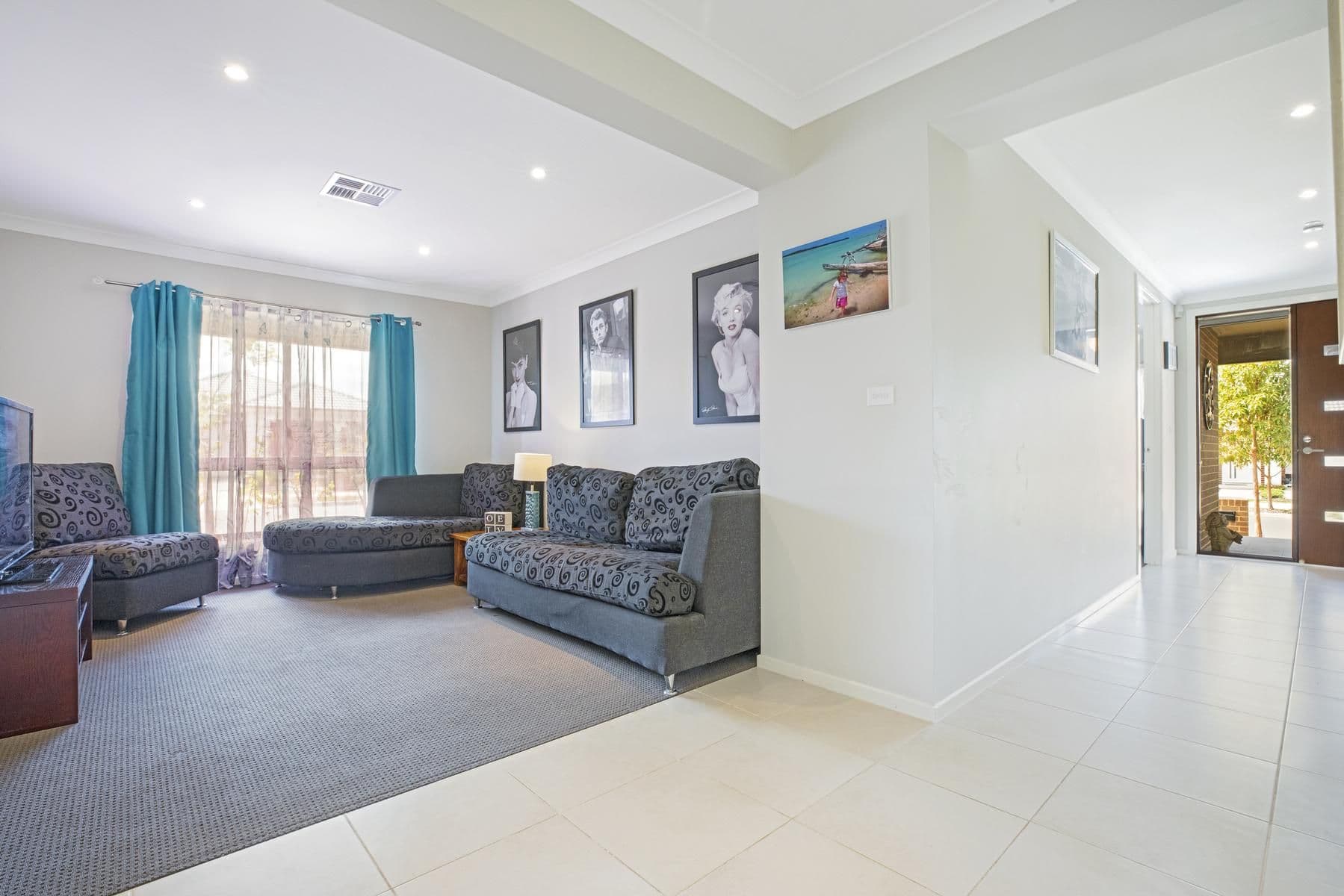 5 Illoura Way, Jordan Springs - Thumbnail 4