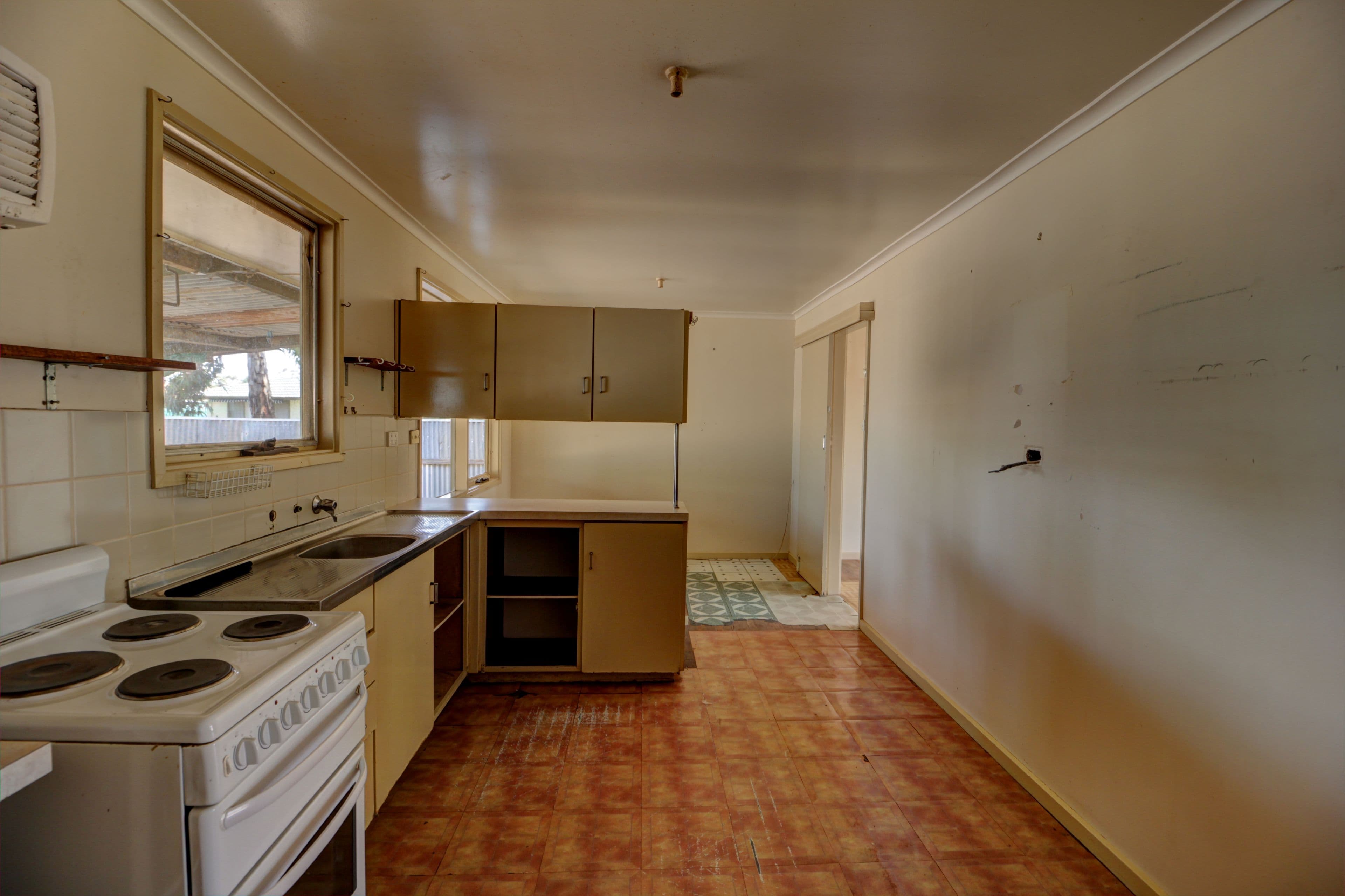 18 Sims Parade, Renmark SA 5341, Renmark - Thumbnail 3