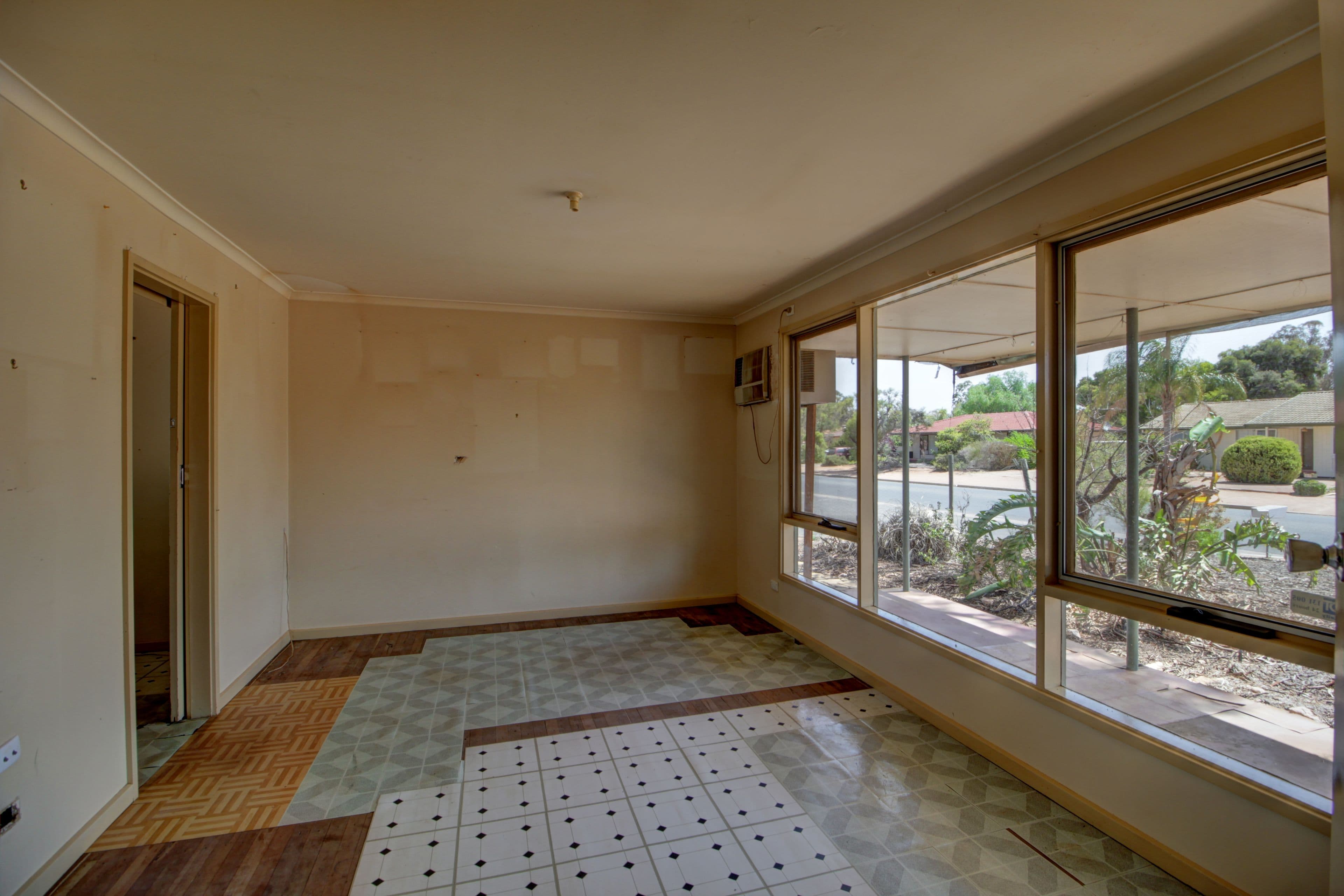 18 Sims Parade, Renmark SA 5341, Renmark - Thumbnail 4
