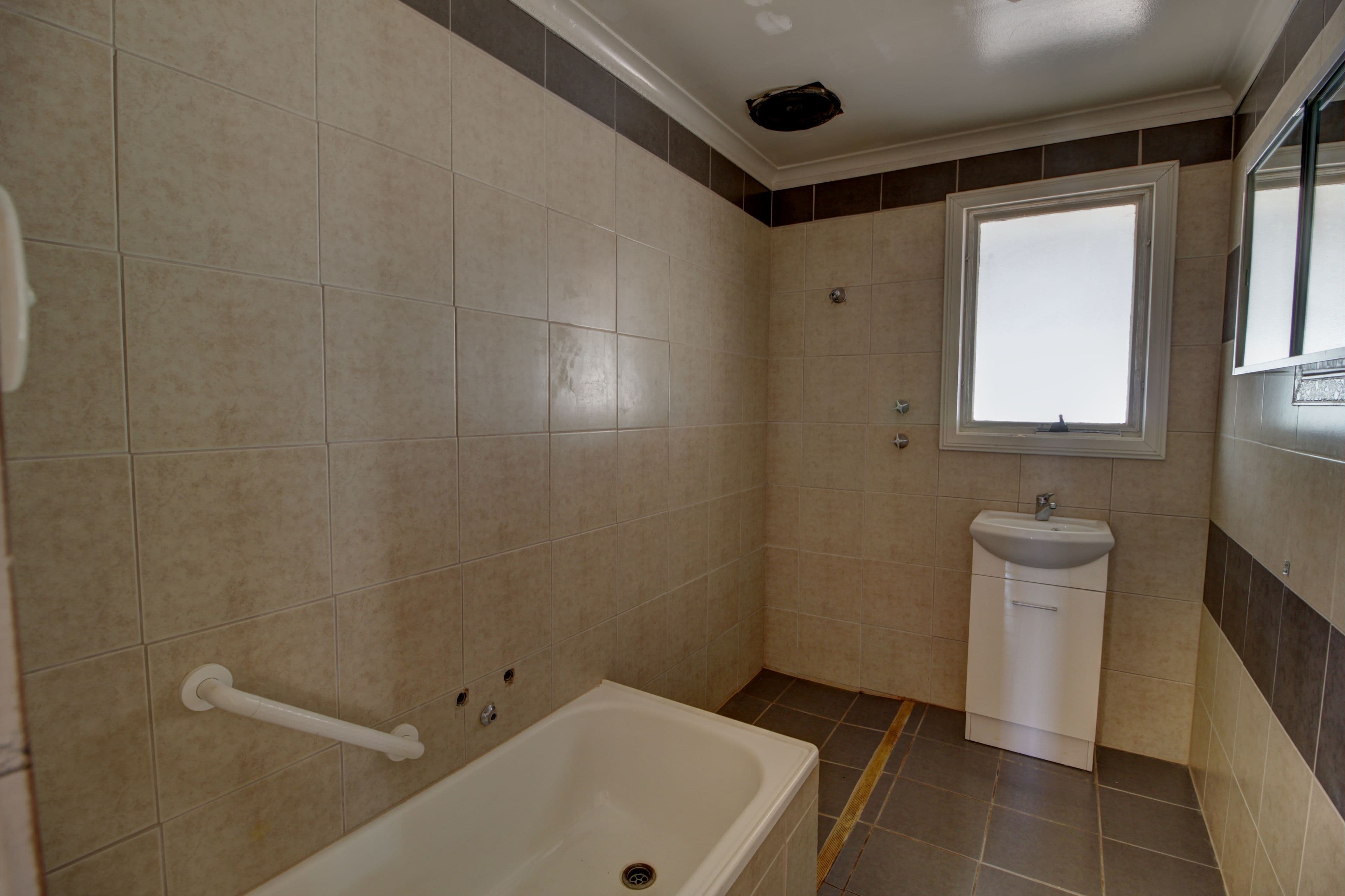 18 Sims Parade, Renmark SA 5341, Renmark - Thumbnail 5