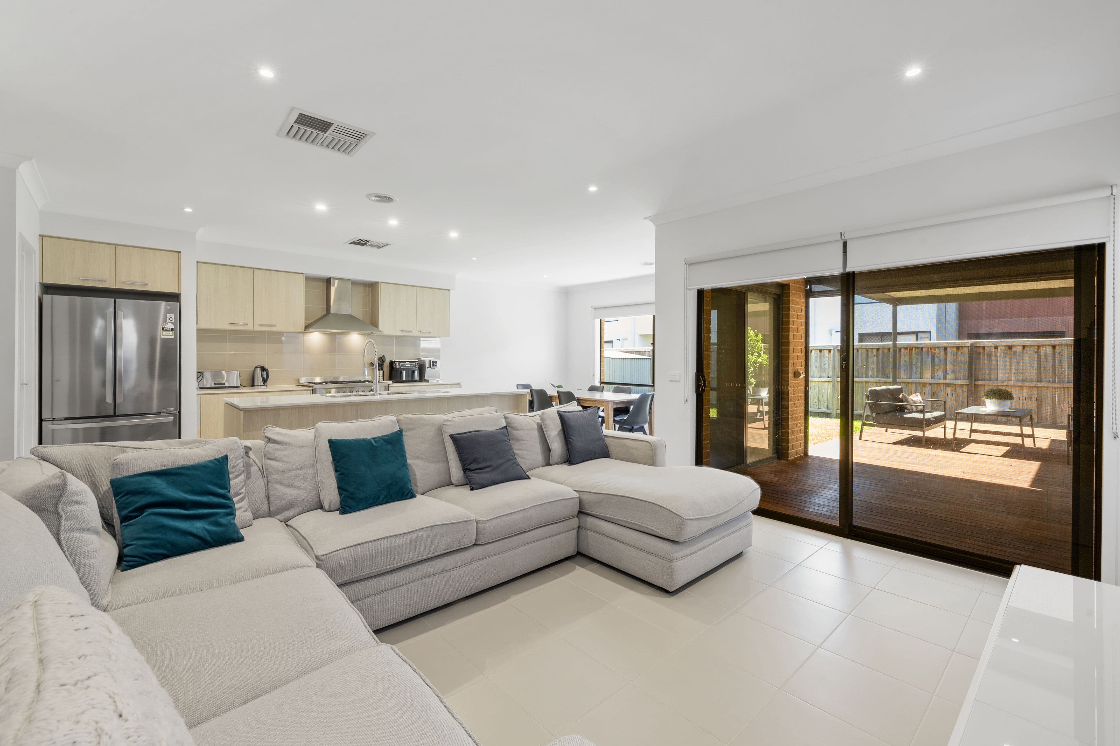 8 Perease Road, Wollert VIC 3750, Wollert - Thumbnail 2