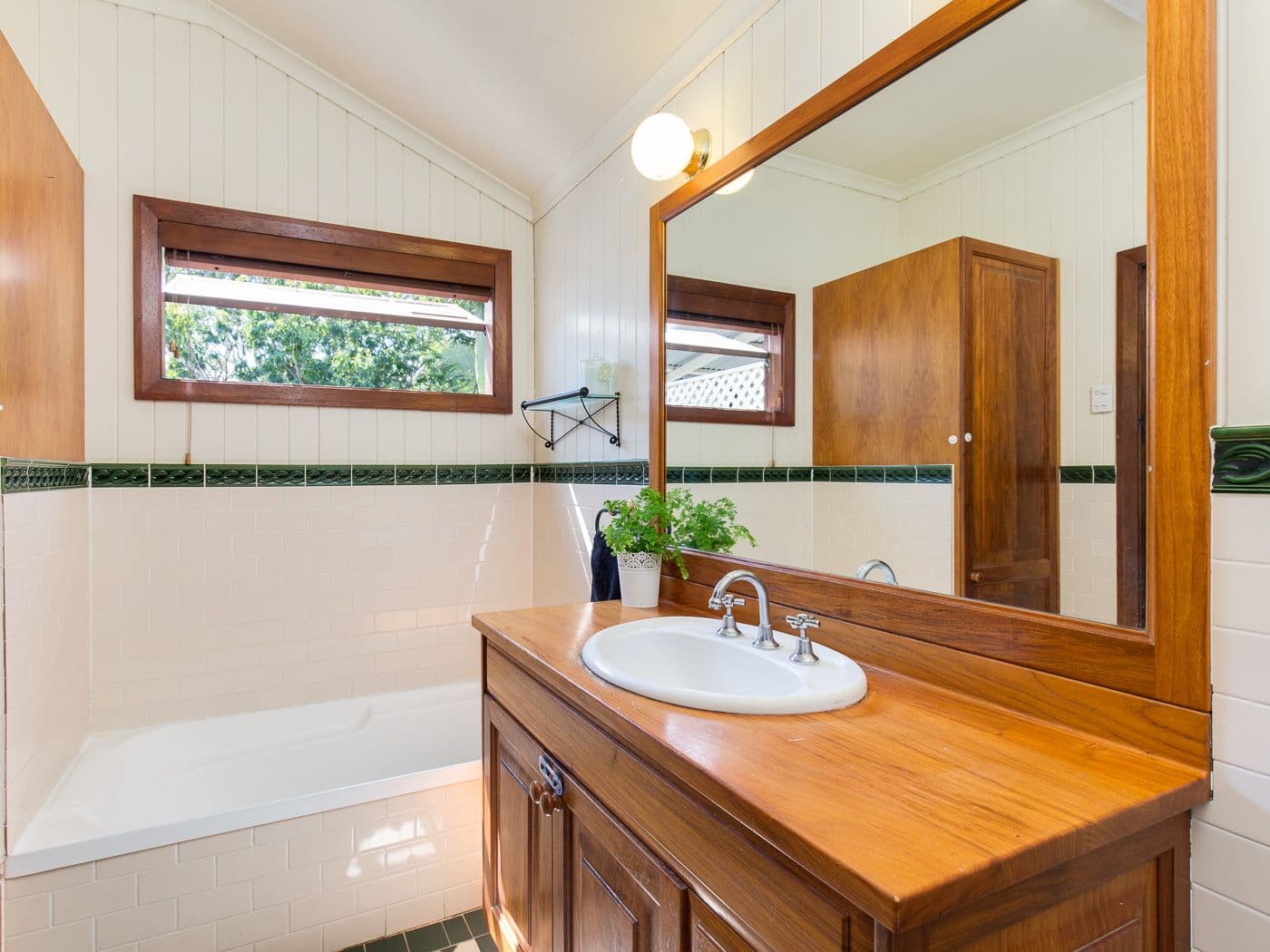 51 Moore Street, Morningside QLD 4170, Morningside - Thumbnail 4