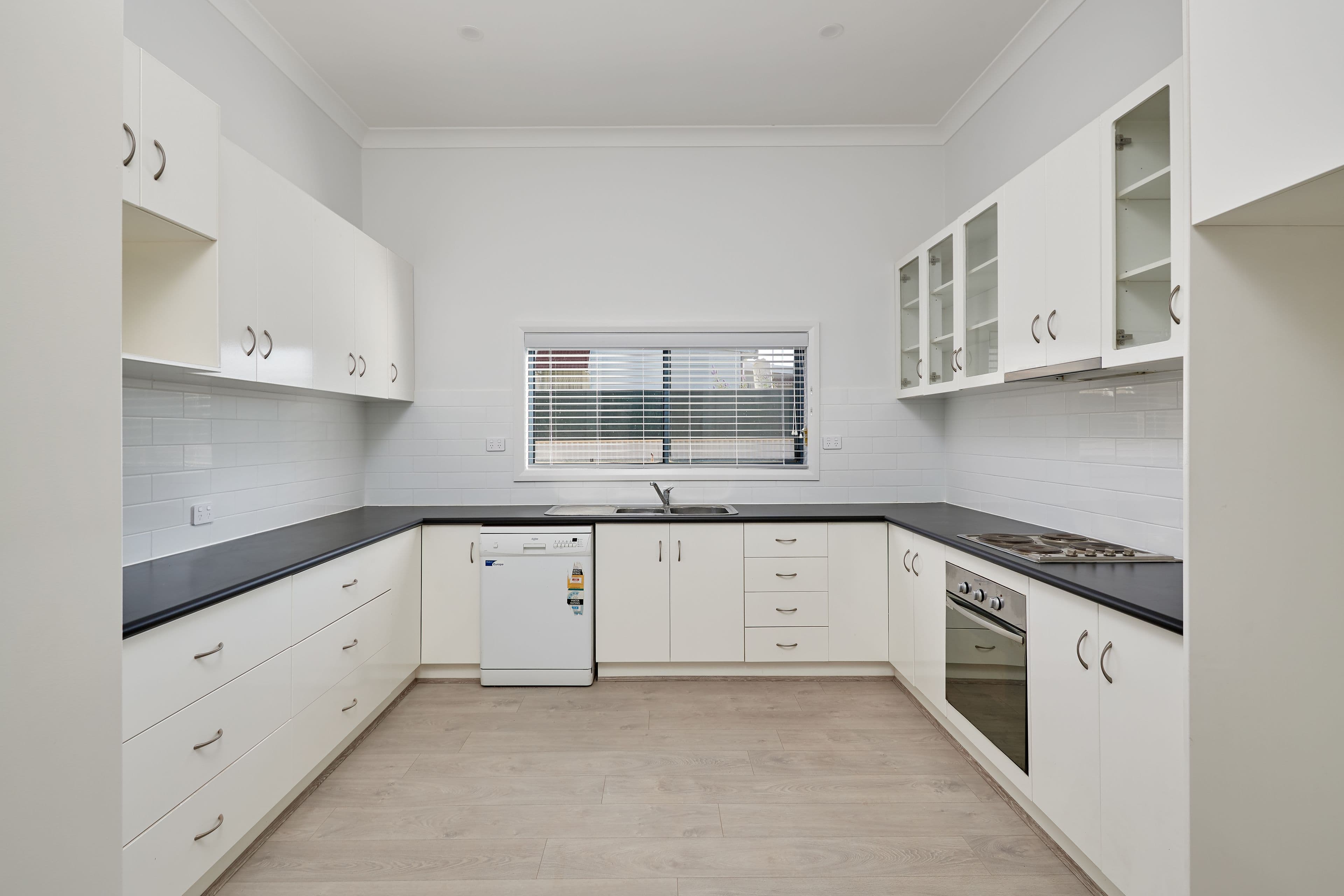 130 Main Street, Junee NSW 2663, Junee - Thumbnail 2
