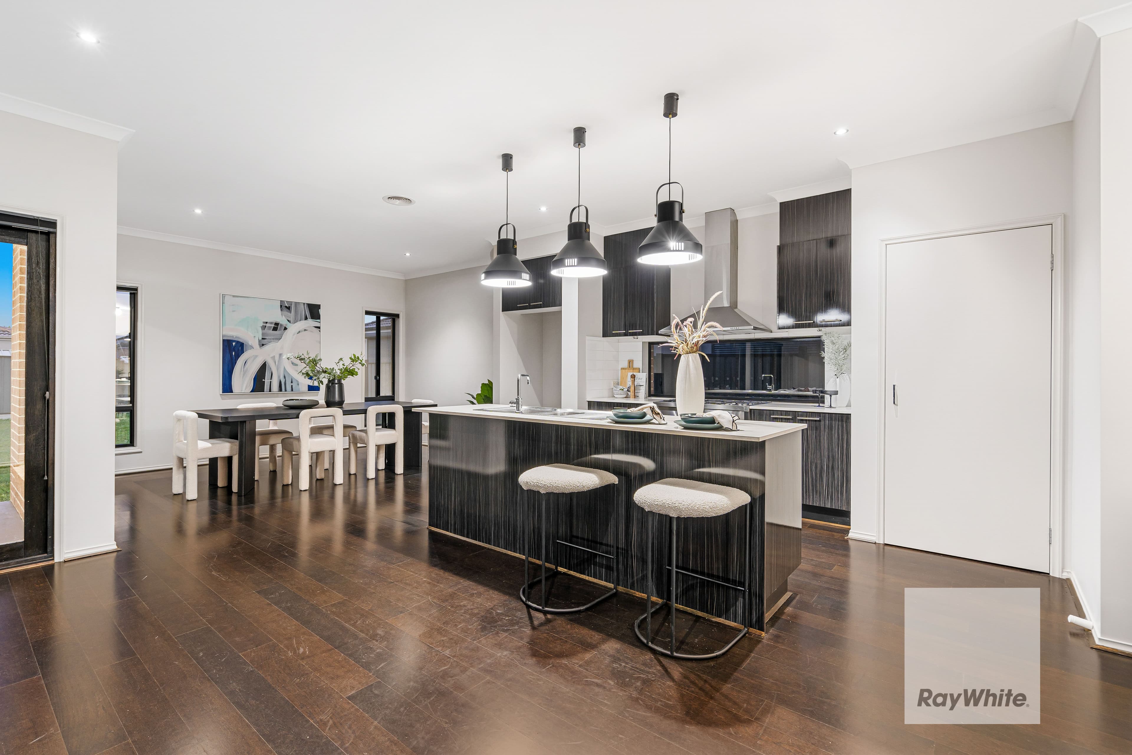 33 Hardwick Crescent, DERRIMUT VIC 3026, Derrimut - Thumbnail 4