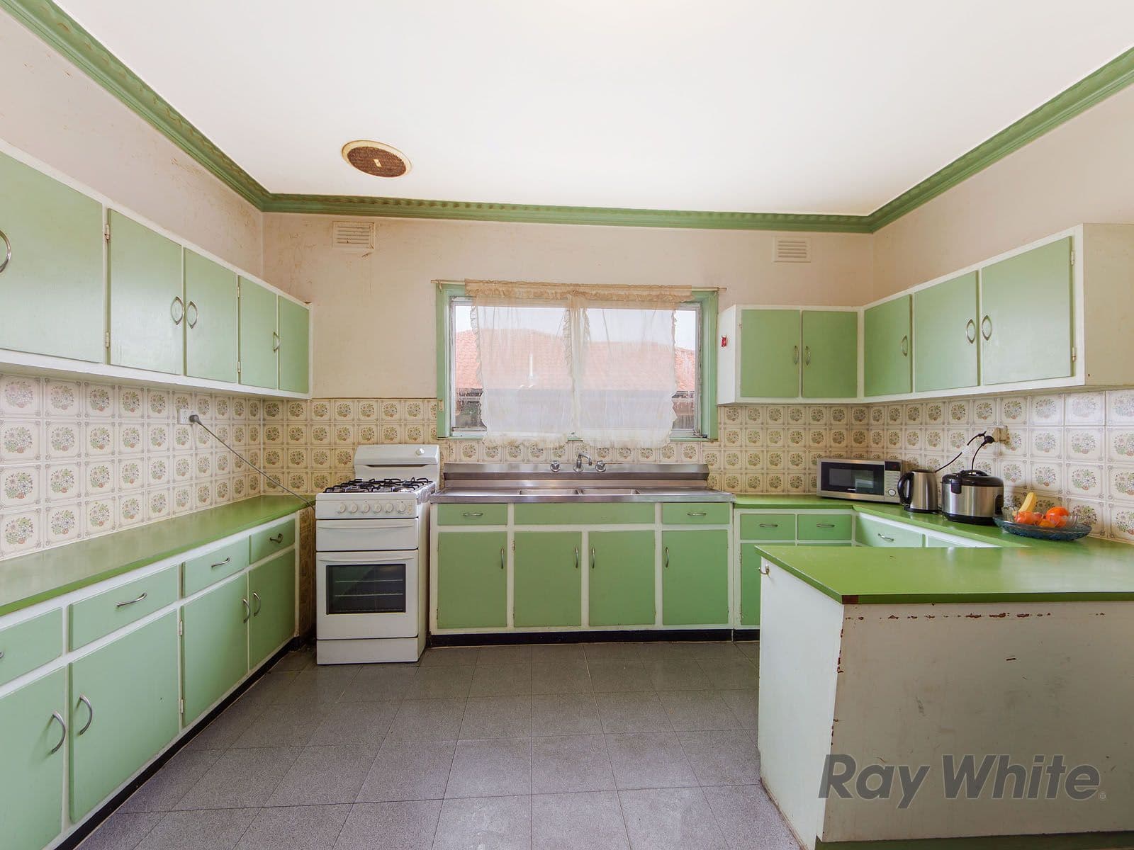 45 Errington Road, St Albans VIC 3021, St Albans - Thumbnail 2