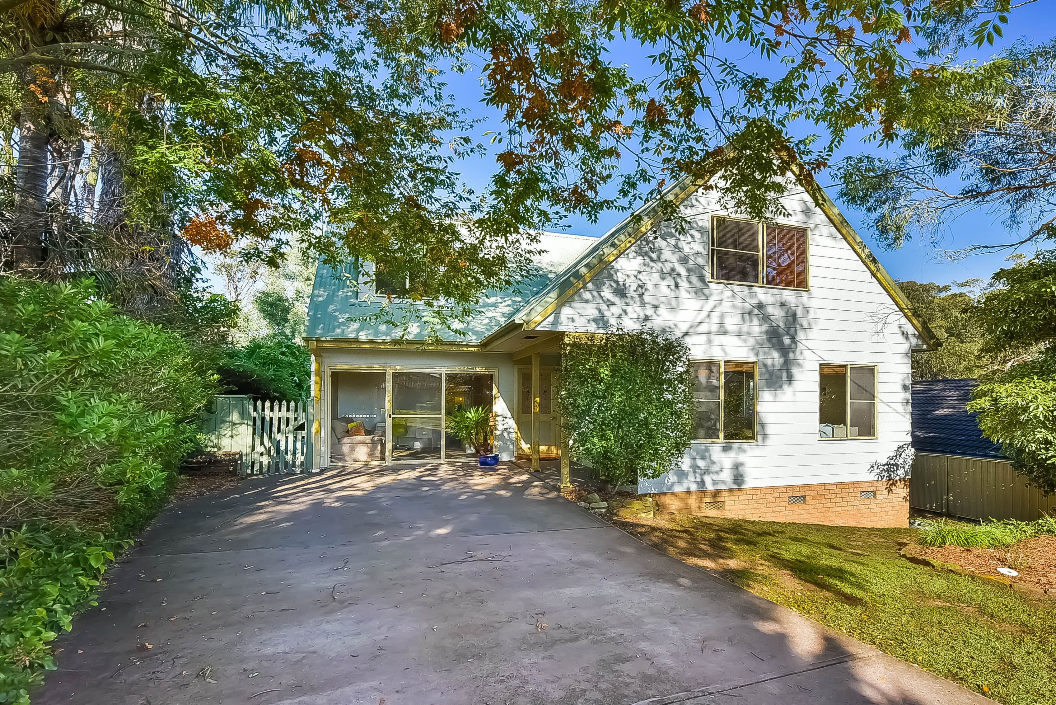 9 Wellington Street, Buxton - Image 1