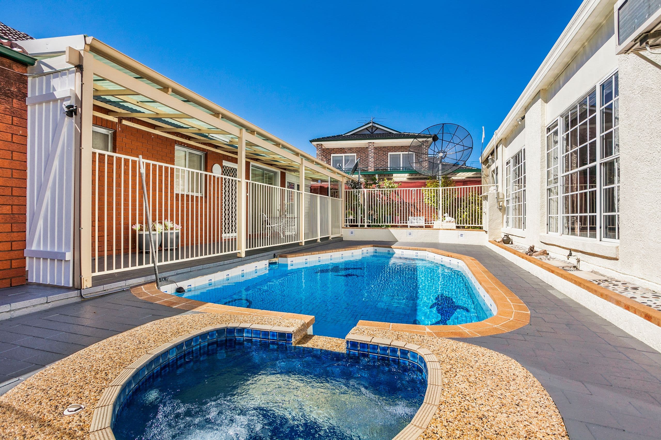 2 Lynwen Crescent, Banksia - Thumbnail 2