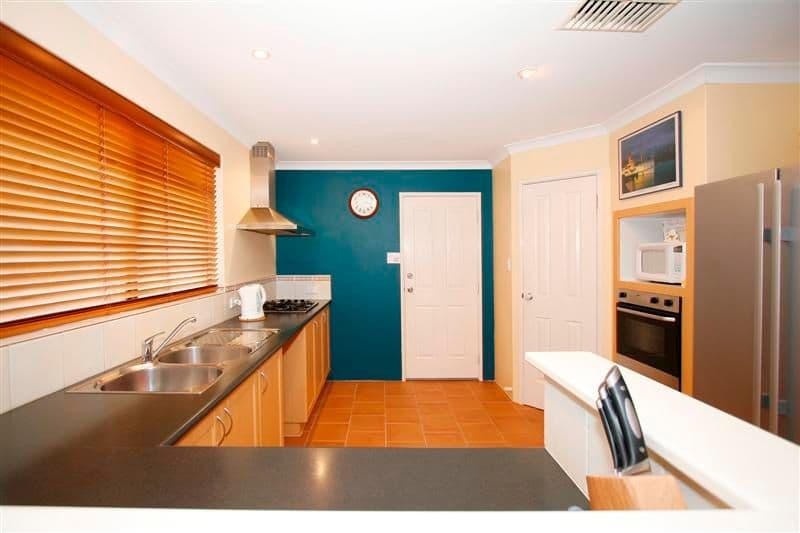 12 Montezuma Loop, CANNING VALE WA 6155, Canning Vale - Thumbnail 3