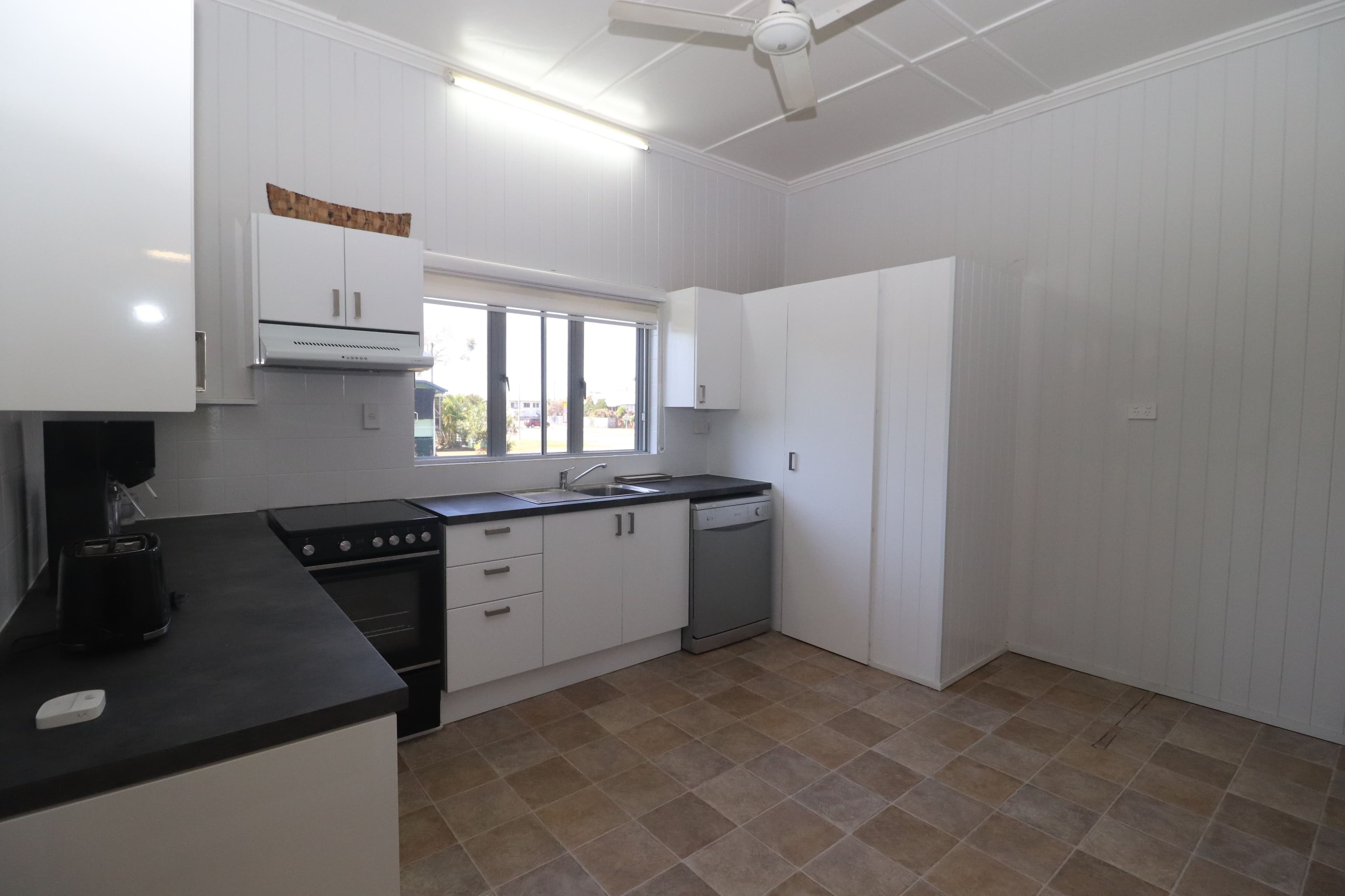 12 Palm Avenue, Ingham QLD 4850, Ingham - Thumbnail 5