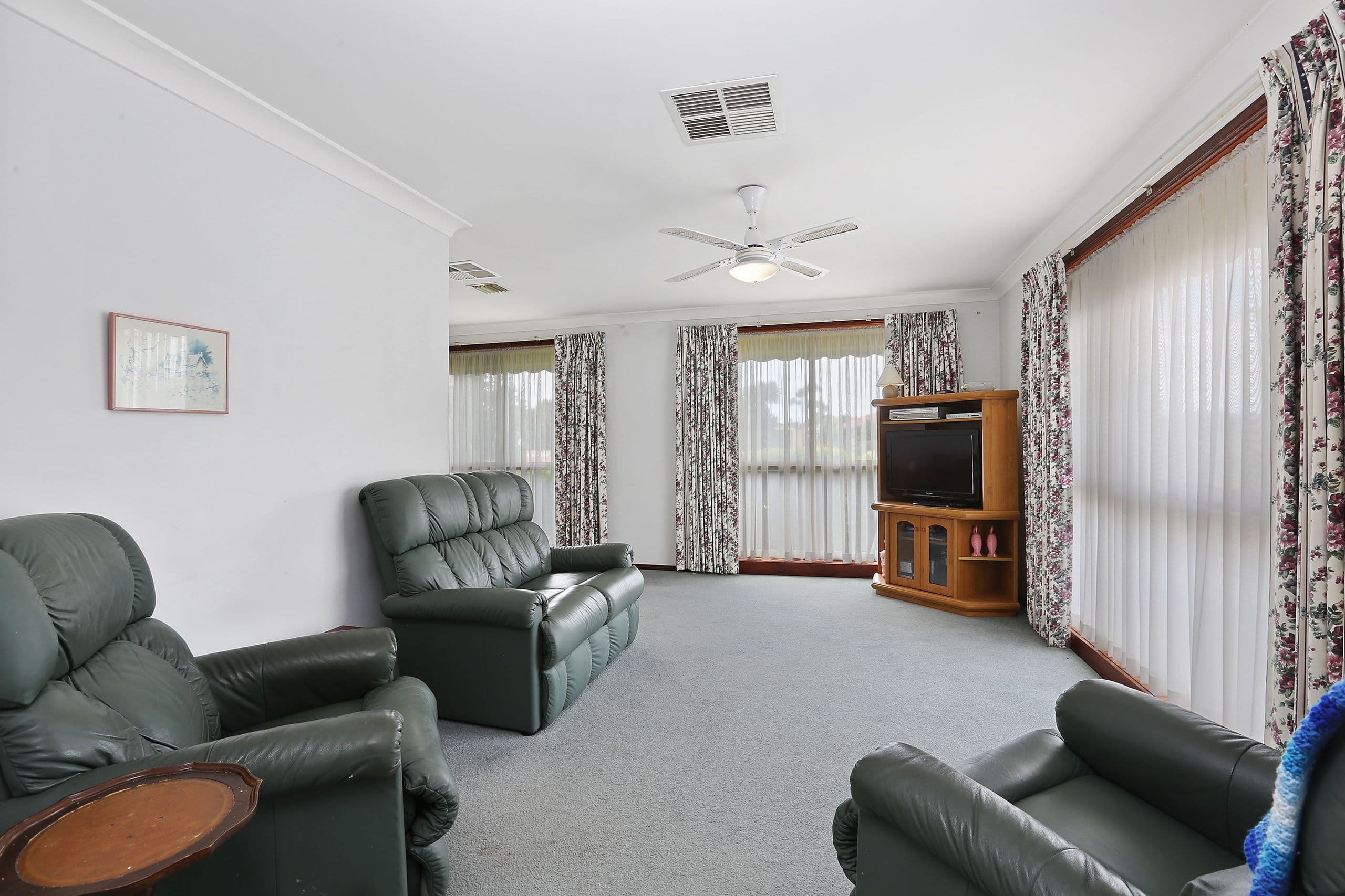 1 Leonora Court, Corio VIC 3214, Corio - Thumbnail 2