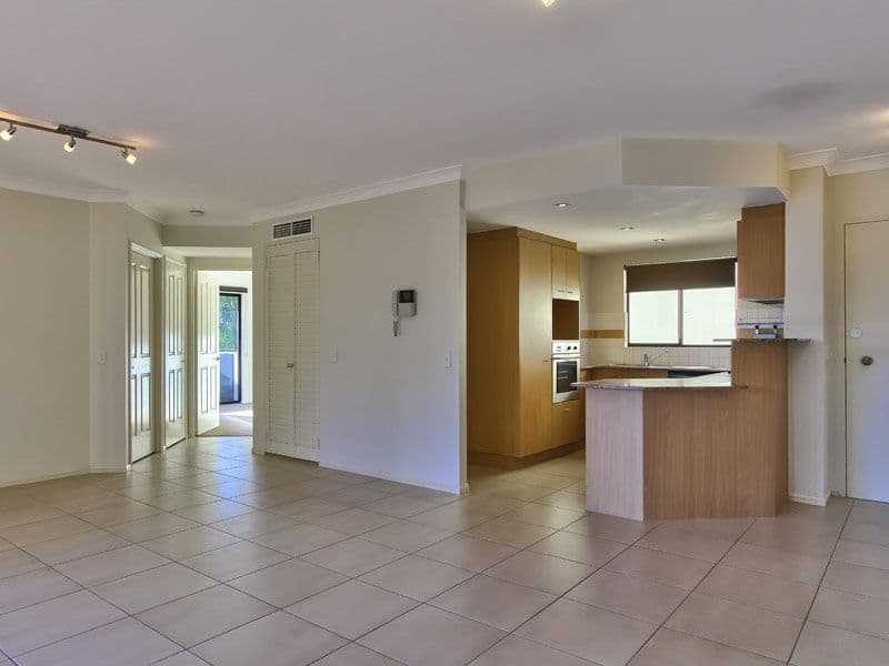 64 Lambert Street, KANGAROO POINT QLD 4169, Kangaroo Point - Thumbnail 3