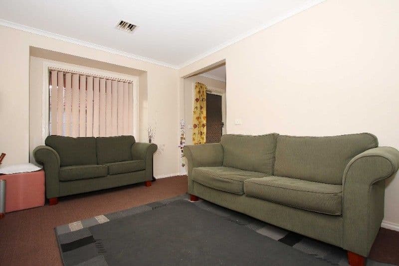 30 Bradley Drive, MILL PARK VIC 3082, Mill Park - Thumbnail 3