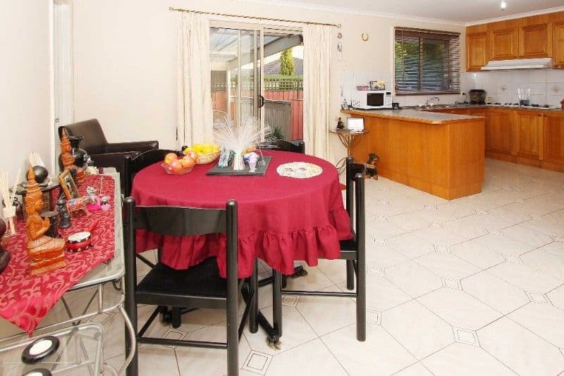 30 Bradley Drive, MILL PARK VIC 3082, Mill Park - Thumbnail 5