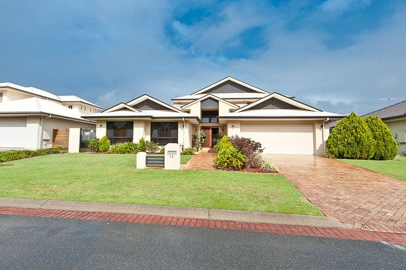 15 Fiesole Place, BRIDGEMAN DOWNS QLD 4035, Bridgeman Downs - Thumbnail 4