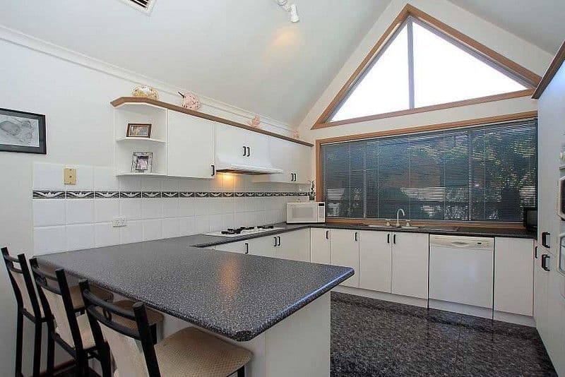 25  Mockridge Street, WANTIRNA SOUTH VIC 3152, Wantirna South - Thumbnail 2