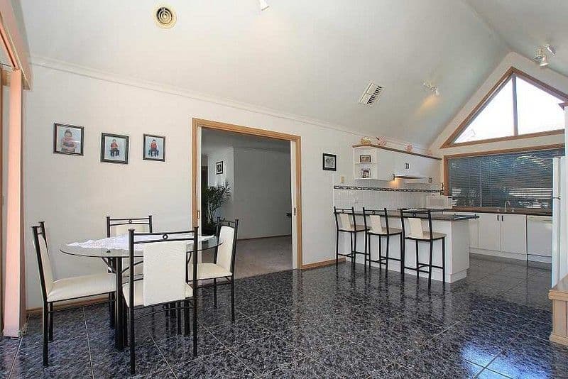 25  Mockridge Street, WANTIRNA SOUTH VIC 3152, Wantirna South - Thumbnail 6