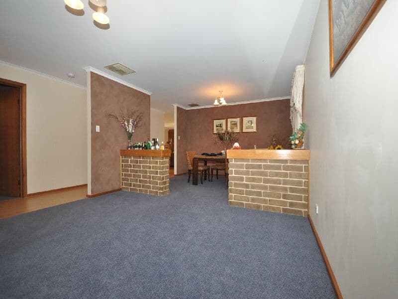 29 Jacaranda Drive, CRAIGMORE SA 5114, Craigmore - Thumbnail 2