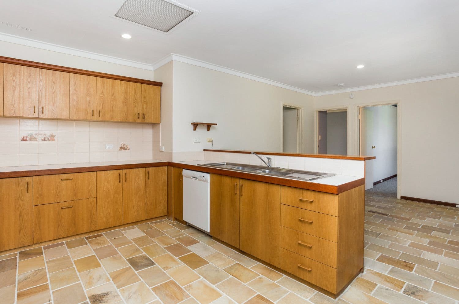 1 Hummerston Road, Kalamunda WA 6076, Kalamunda - Thumbnail 4