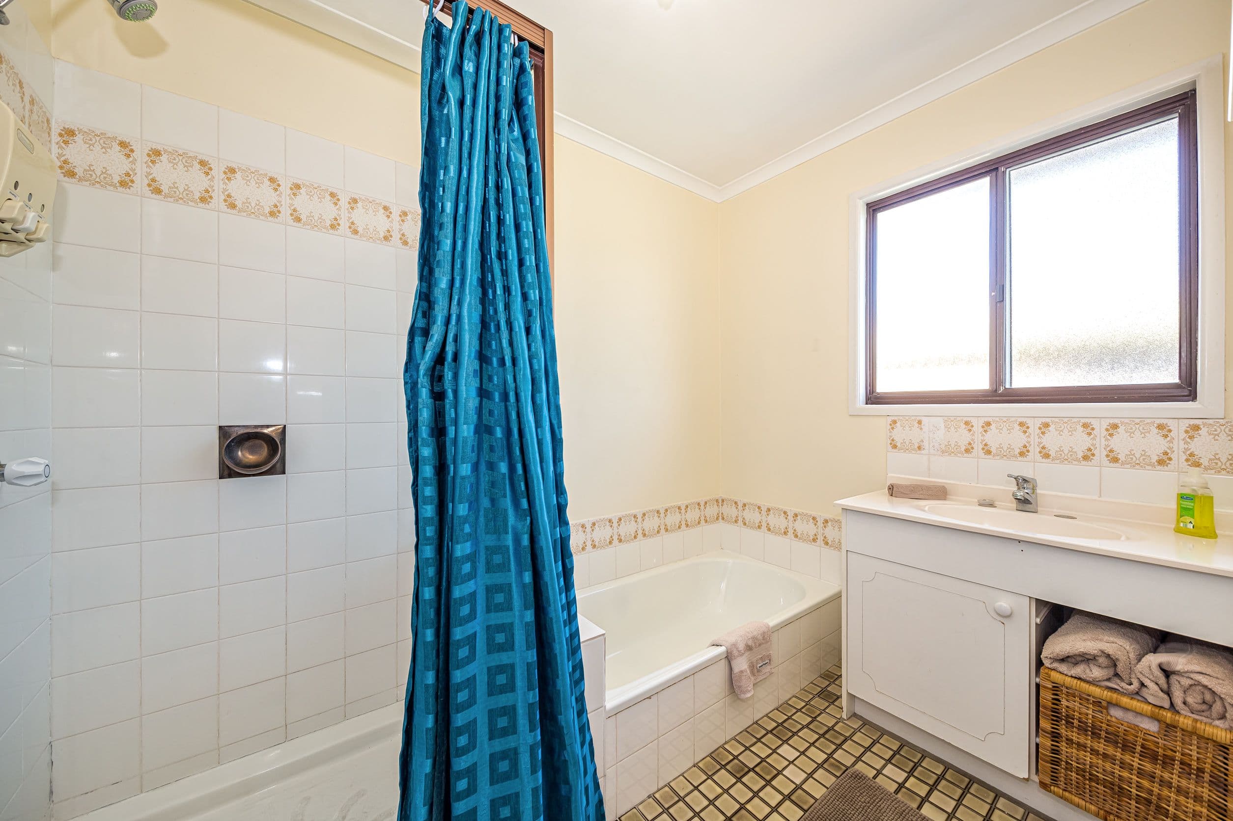 13 Hazell Avenue, Banksia Beach QLD 4507, Banksia Beach - Thumbnail 2