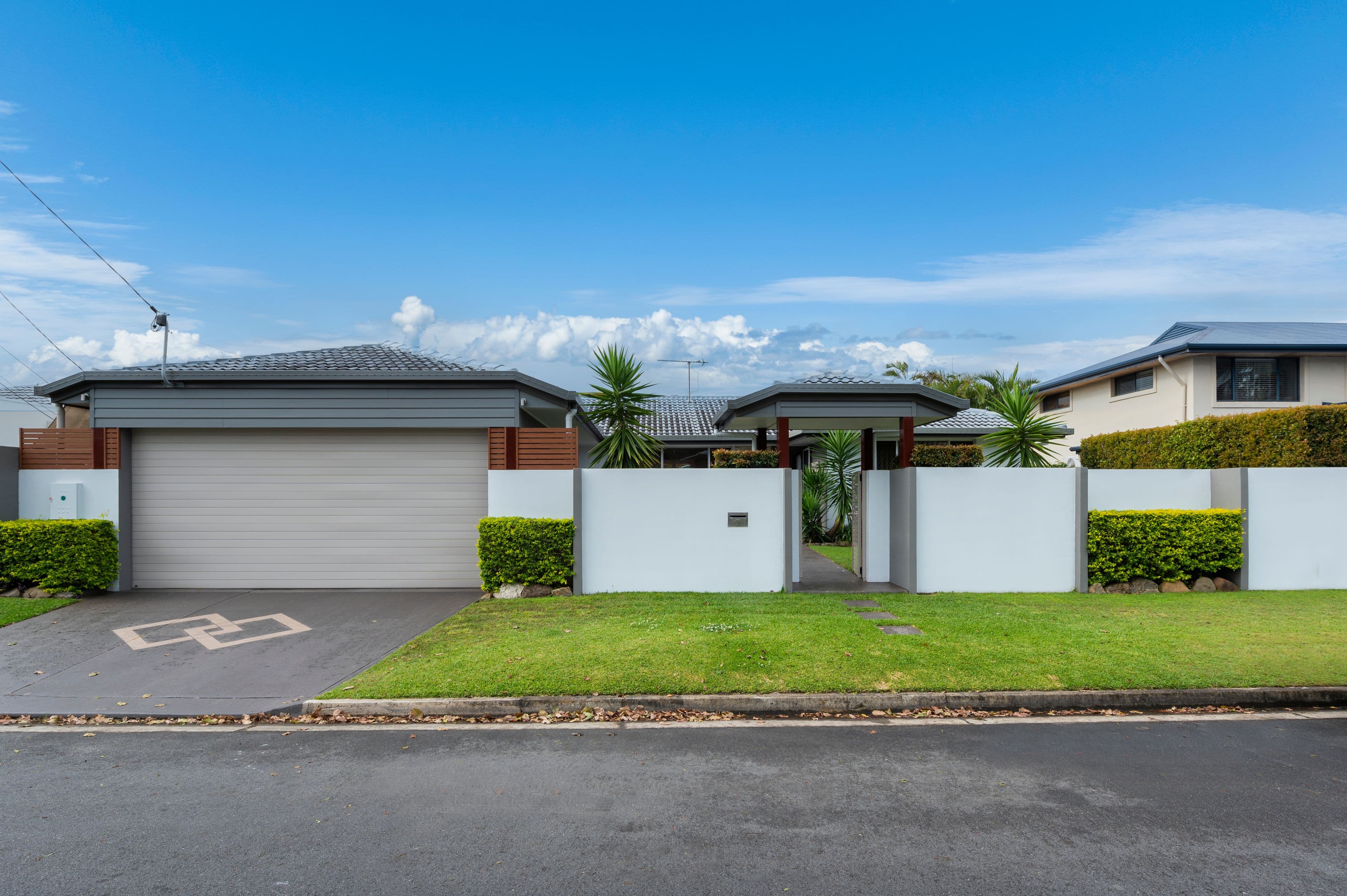 7 Sandpiper Drive, Burleigh Waters QLD 4220, Burleigh Waters - Thumbnail 3