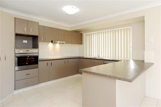 8 Petecost Close, GLADSTONE QLD 4680, Gladstone - Thumbnail 2