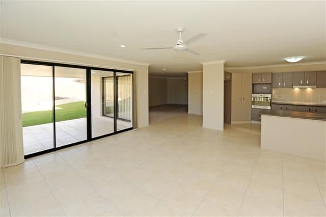 8 Petecost Close, GLADSTONE QLD 4680, Gladstone - Thumbnail 3