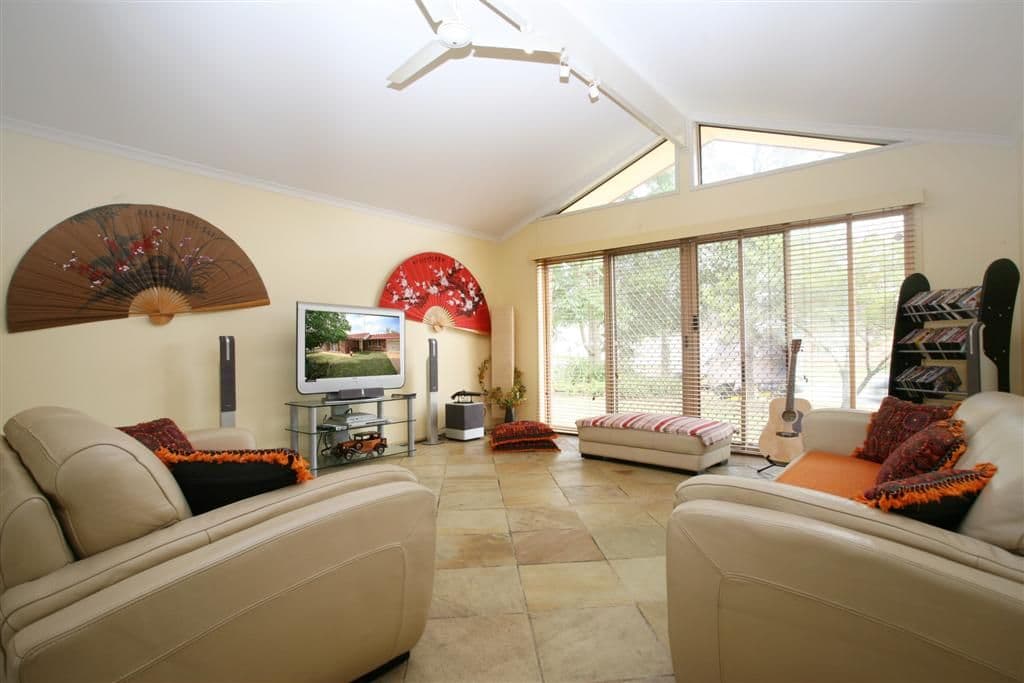 35 Wari Avenue, GLENMORE PARK NSW 2745, Glenmore Park - Thumbnail 2
