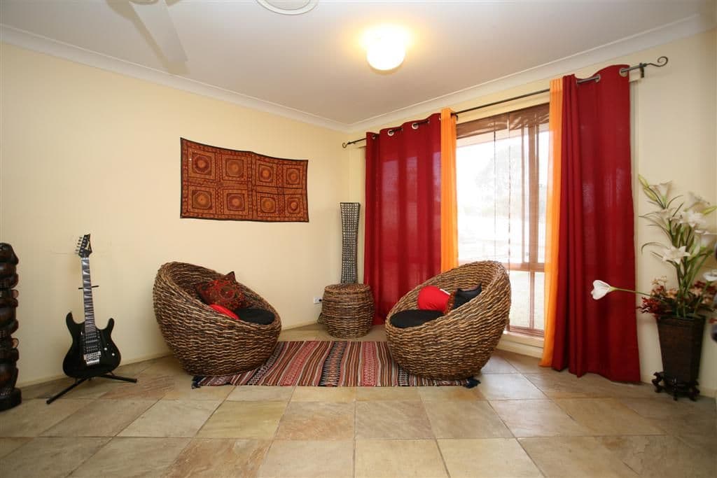 35 Wari Avenue, GLENMORE PARK NSW 2745, Glenmore Park - Thumbnail 5