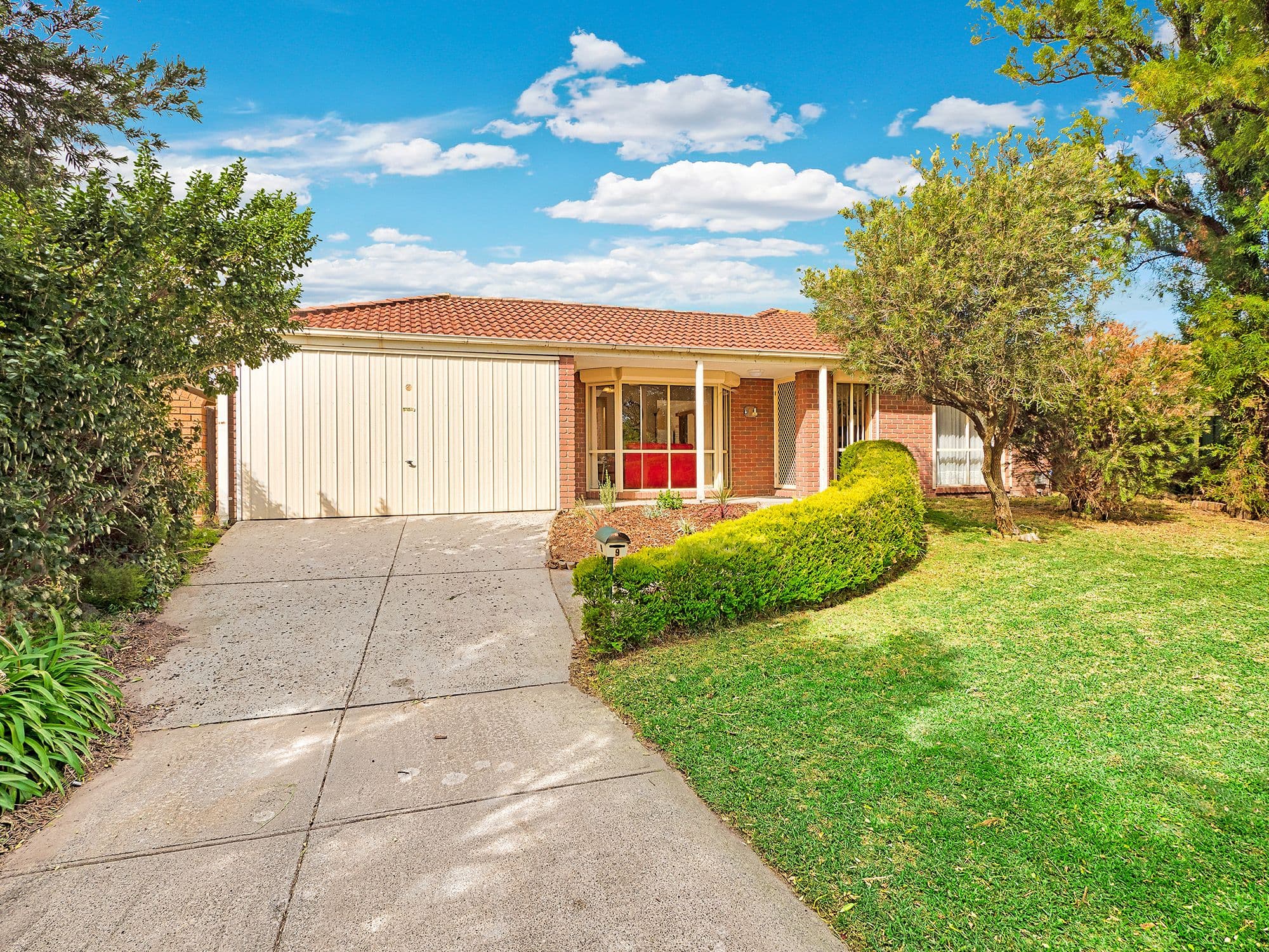 9 Andrea Crescent, Cranbourne North VIC 3977, Cranbourne North - Thumbnail 2