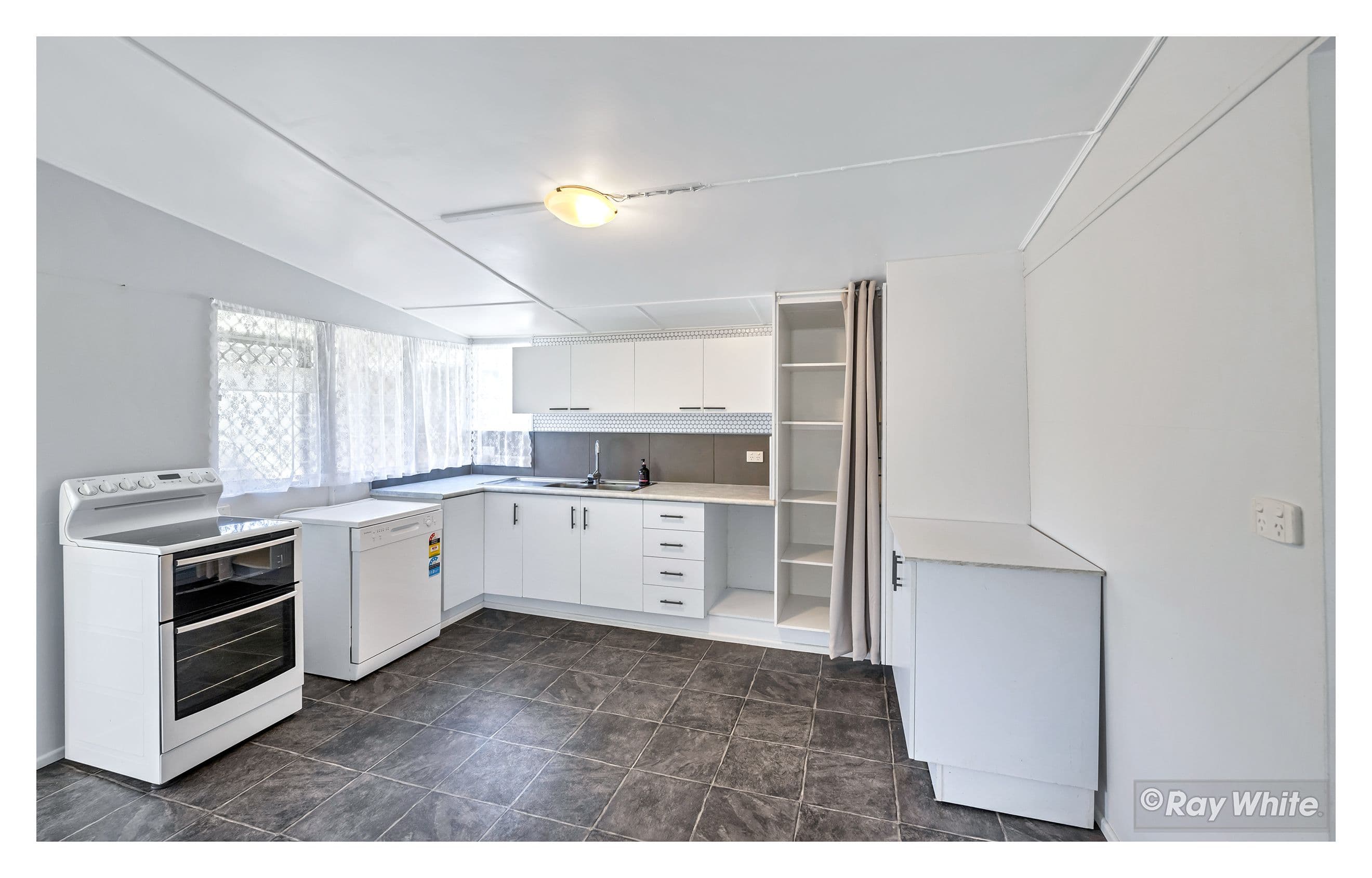 27 Coronation Drive, Mount Morgan QLD 4714, Mount Morgan - Thumbnail 5