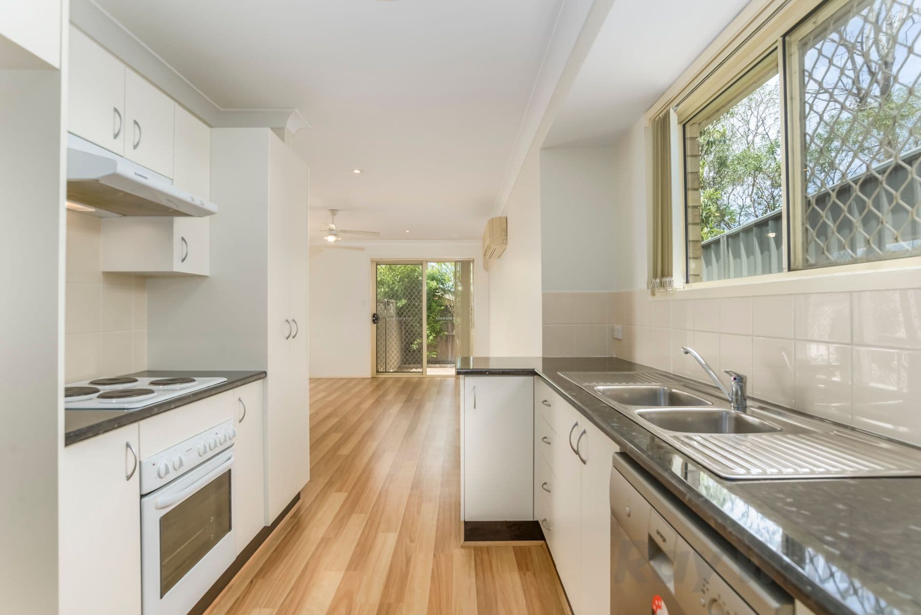 6 Centre Avenue, Blackalls Park - Thumbnail 3