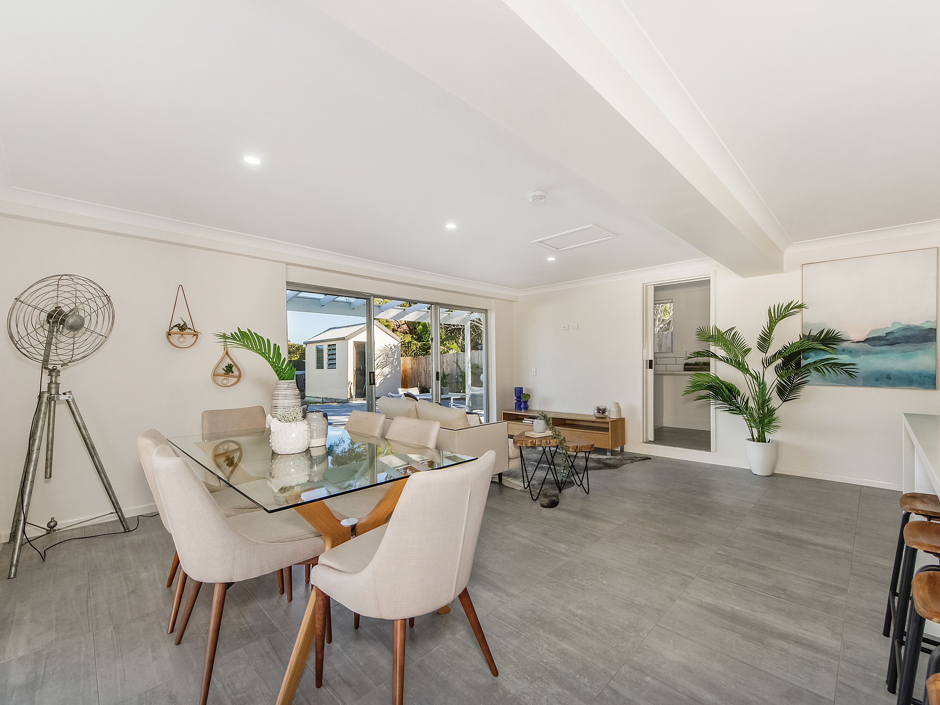 12 Kinloch Avenue, Benowa QLD 4217, Benowa - Thumbnail 5