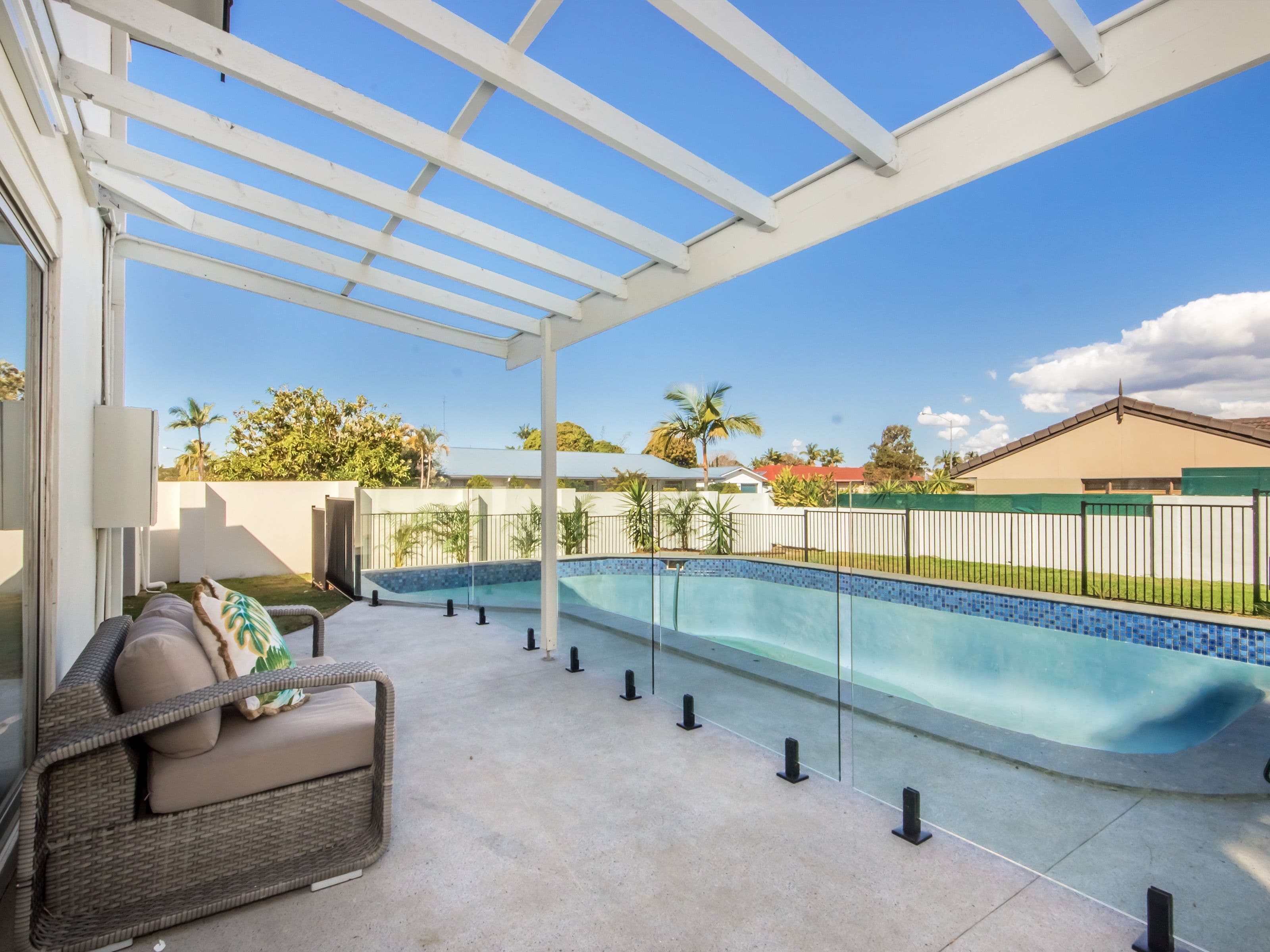12 Kinloch Avenue, Benowa QLD 4217, Benowa - Thumbnail 8