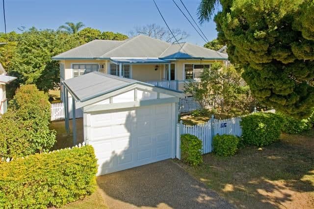 15 Avesnes Street, HOLLAND PARK QLD 4121, Holland Park - Image 1