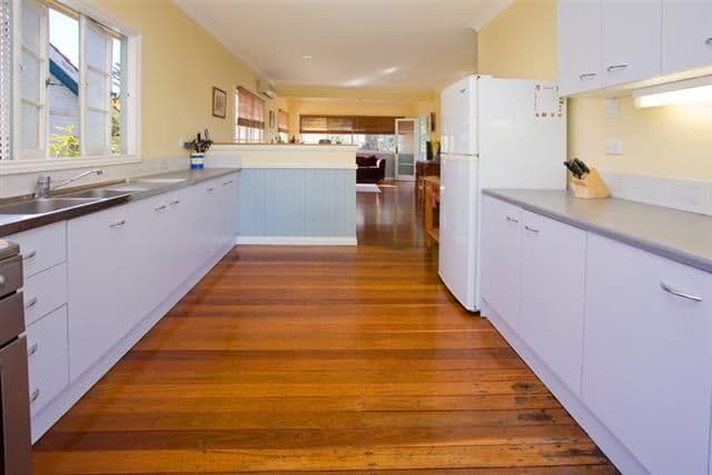 15 Avesnes Street, HOLLAND PARK QLD 4121, Holland Park - Thumbnail 4