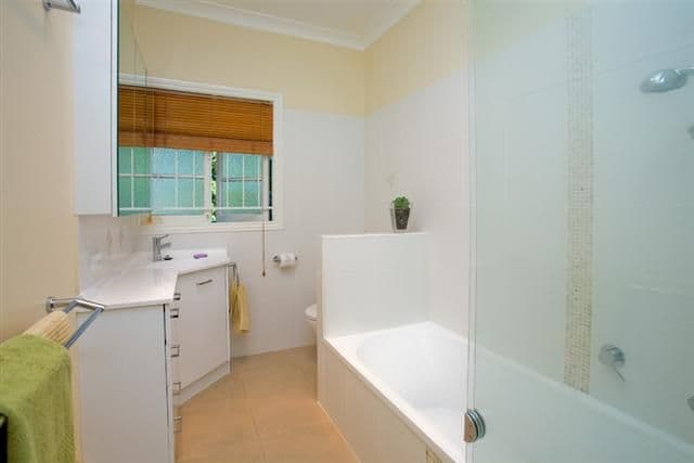 15 Avesnes Street, HOLLAND PARK QLD 4121, Holland Park - Thumbnail 6