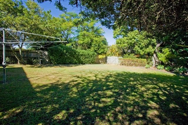 15 Avesnes Street, HOLLAND PARK QLD 4121, Holland Park - Thumbnail 8