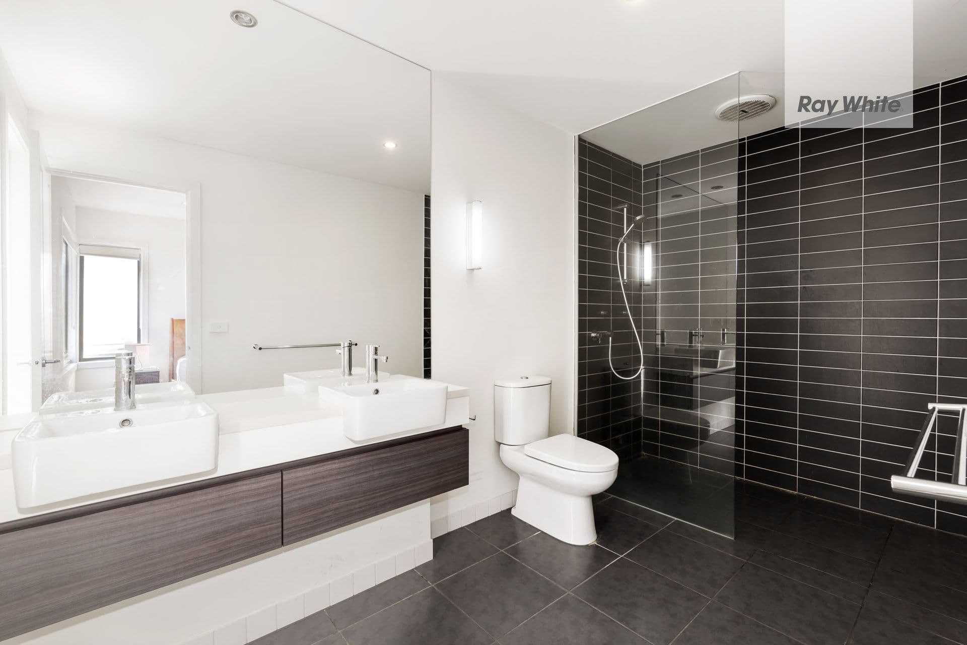 1 Burn Nar Look Drive, Burwood VIC 3125, Burwood - Thumbnail 5