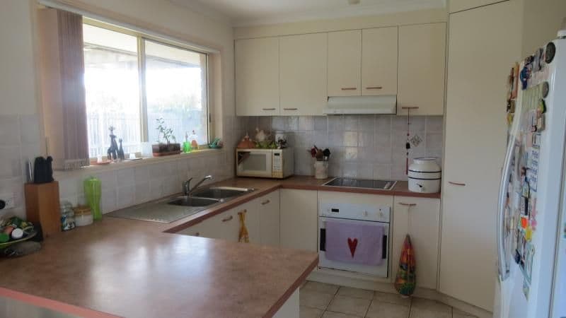 10 Madeleine Street, TORQUAY QLD 4655, Torquay - Thumbnail 2