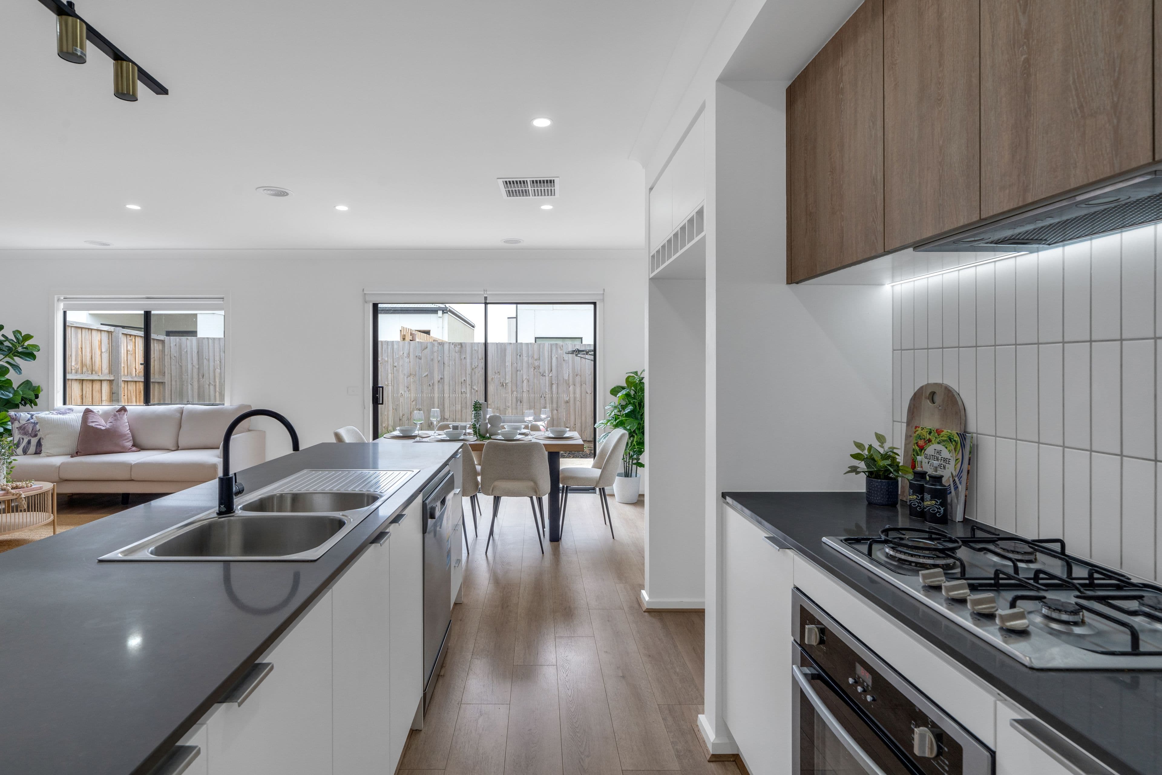 9 Frangipani Way, Mickleham VIC 3064, Mickleham - Thumbnail 4