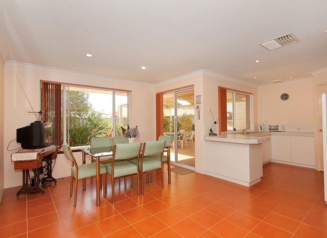 34 Towncentre Drive, THORNLIE WA 6108, Thornlie - Image 1