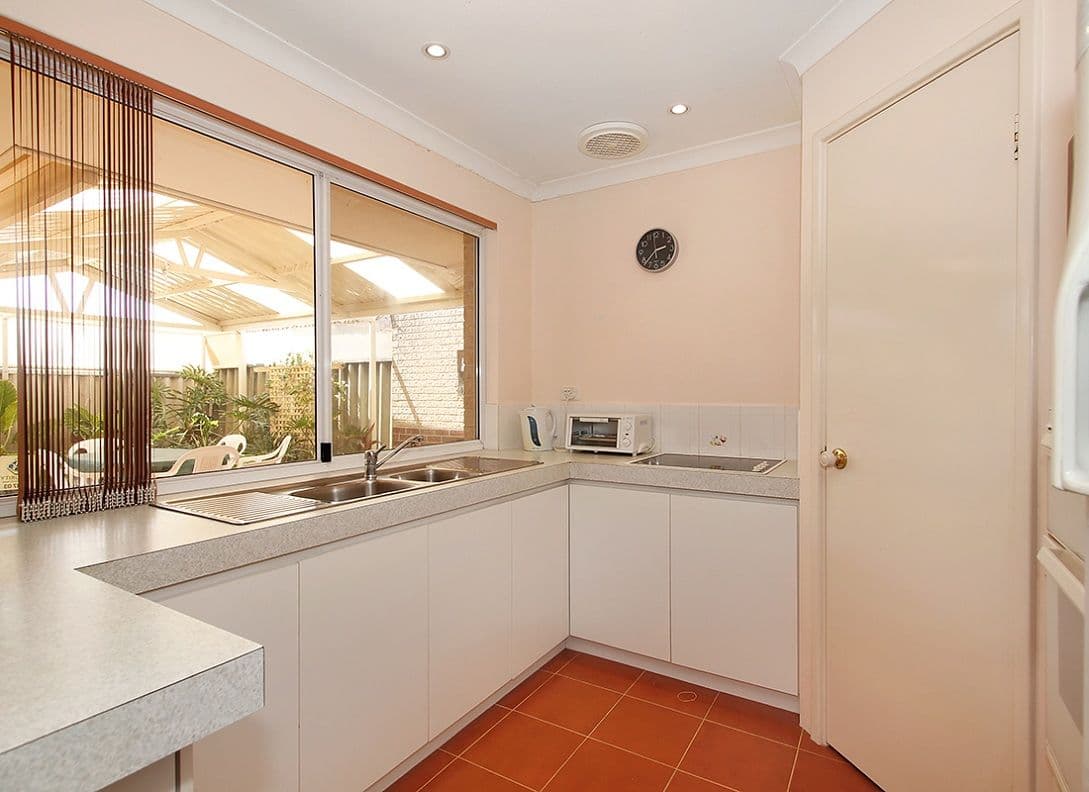 34 Towncentre Drive, THORNLIE WA 6108, Thornlie - Thumbnail 3