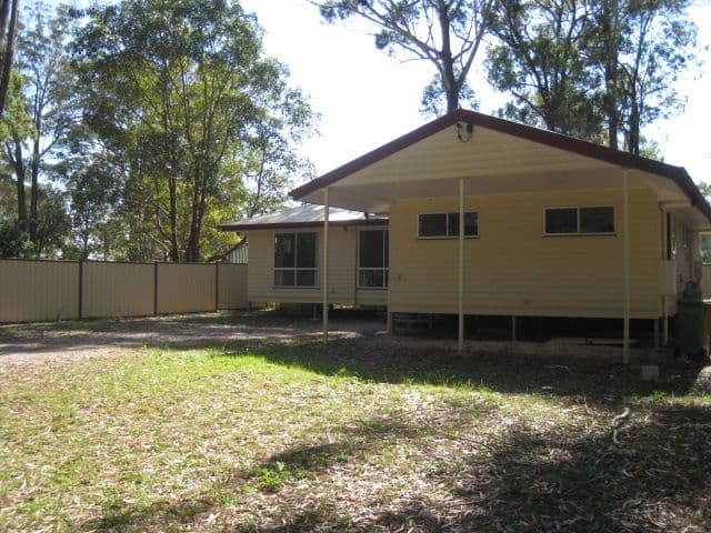 17 Angorra Avenue, RUSSELL ISLAND QLD 4184, Russell Island - Thumbnail 2