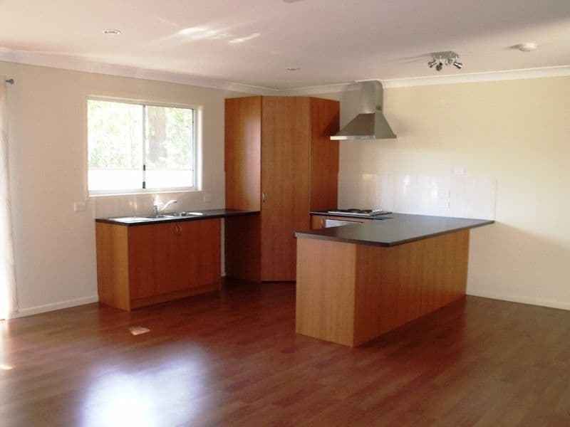 17 Angorra Avenue, RUSSELL ISLAND QLD 4184, Russell Island - Thumbnail 4