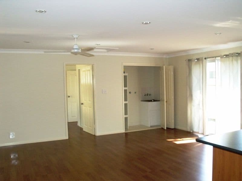 17 Angorra Avenue, RUSSELL ISLAND QLD 4184, Russell Island - Thumbnail 8