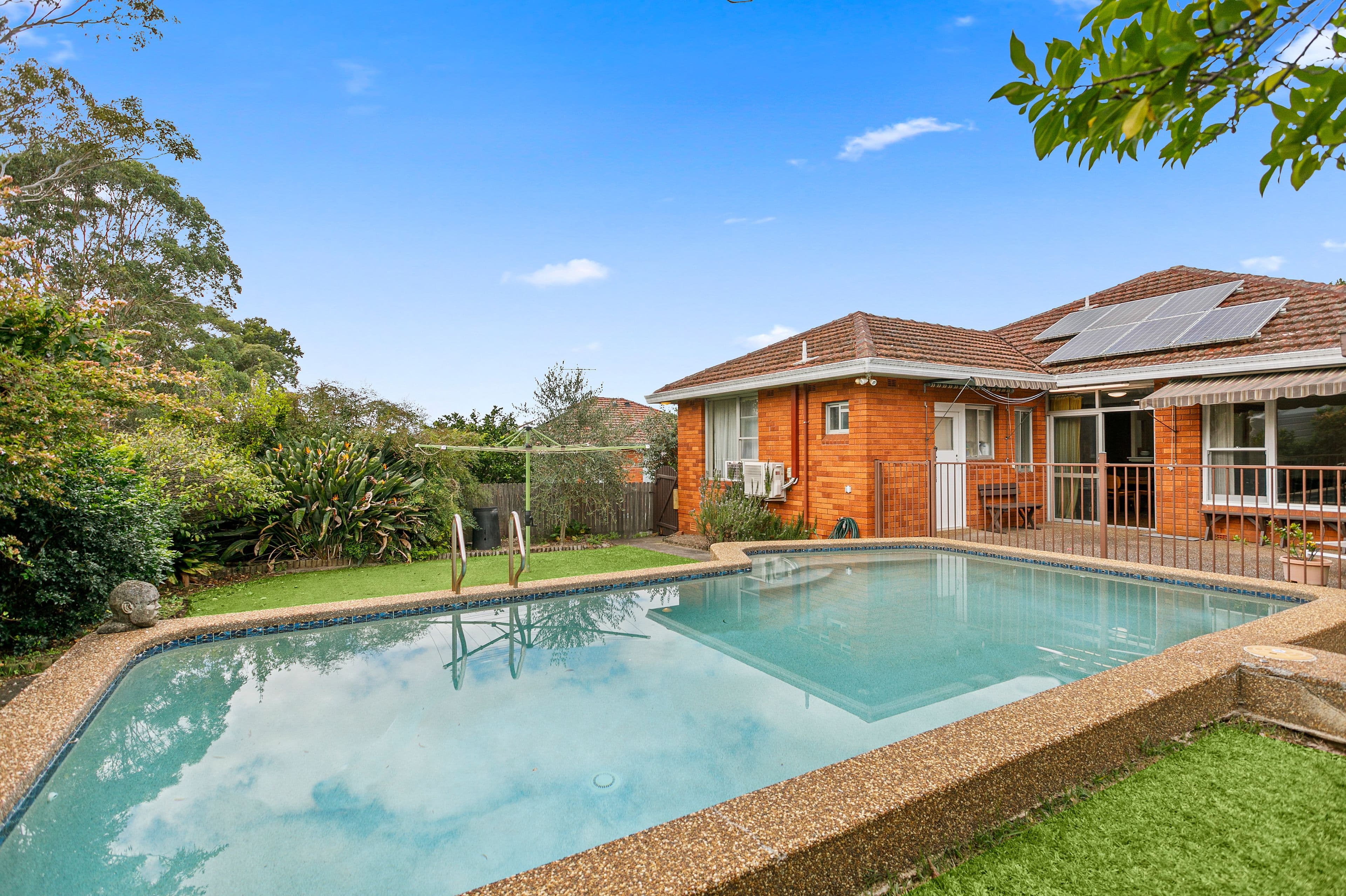 11 Merri Avenue, Peakhurst Heights NSW 2210, Peakhurst Heights - Thumbnail 2